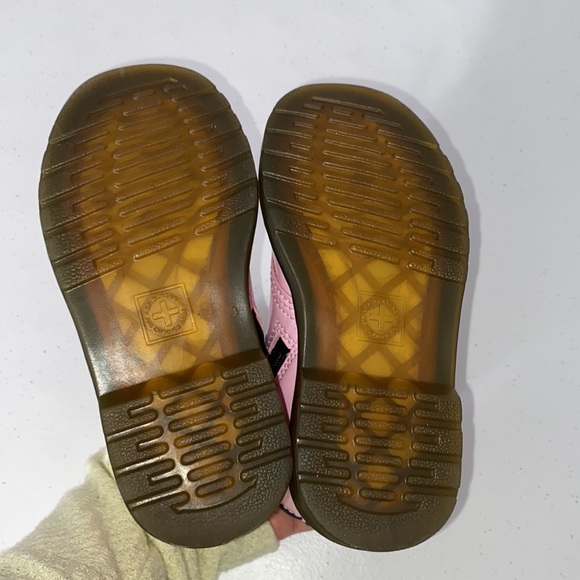 Dr. Martens Girl’s Pink Patent Leather Side Zip Boots Size 9 - Picture 4 of 11